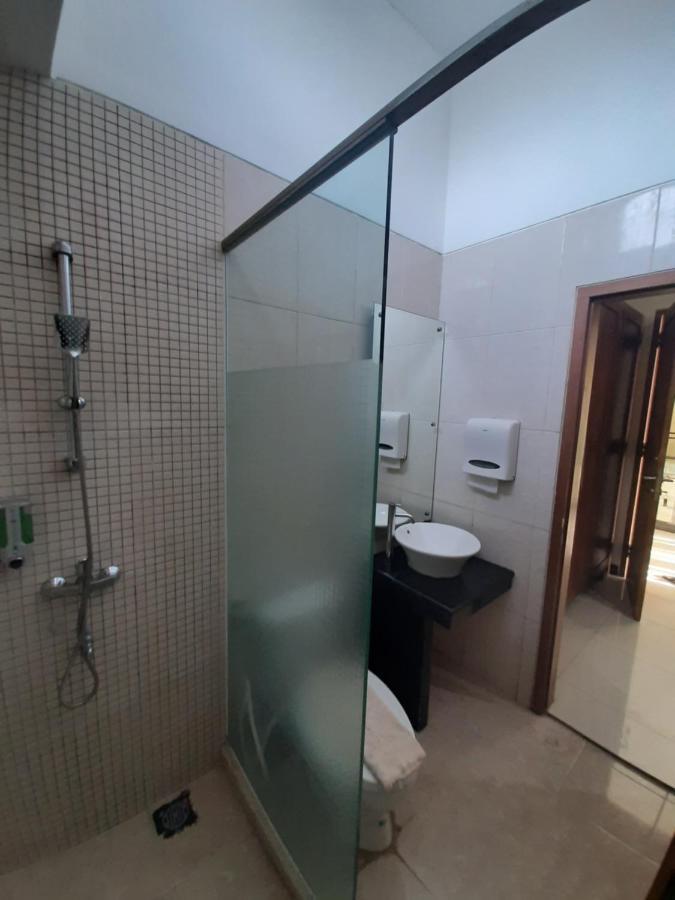Alloro Guesthouse Pacitan Buitenkant foto
