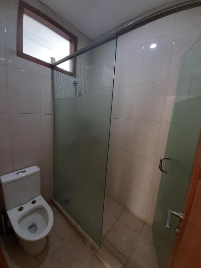 Alloro Guesthouse Pacitan Buitenkant foto
