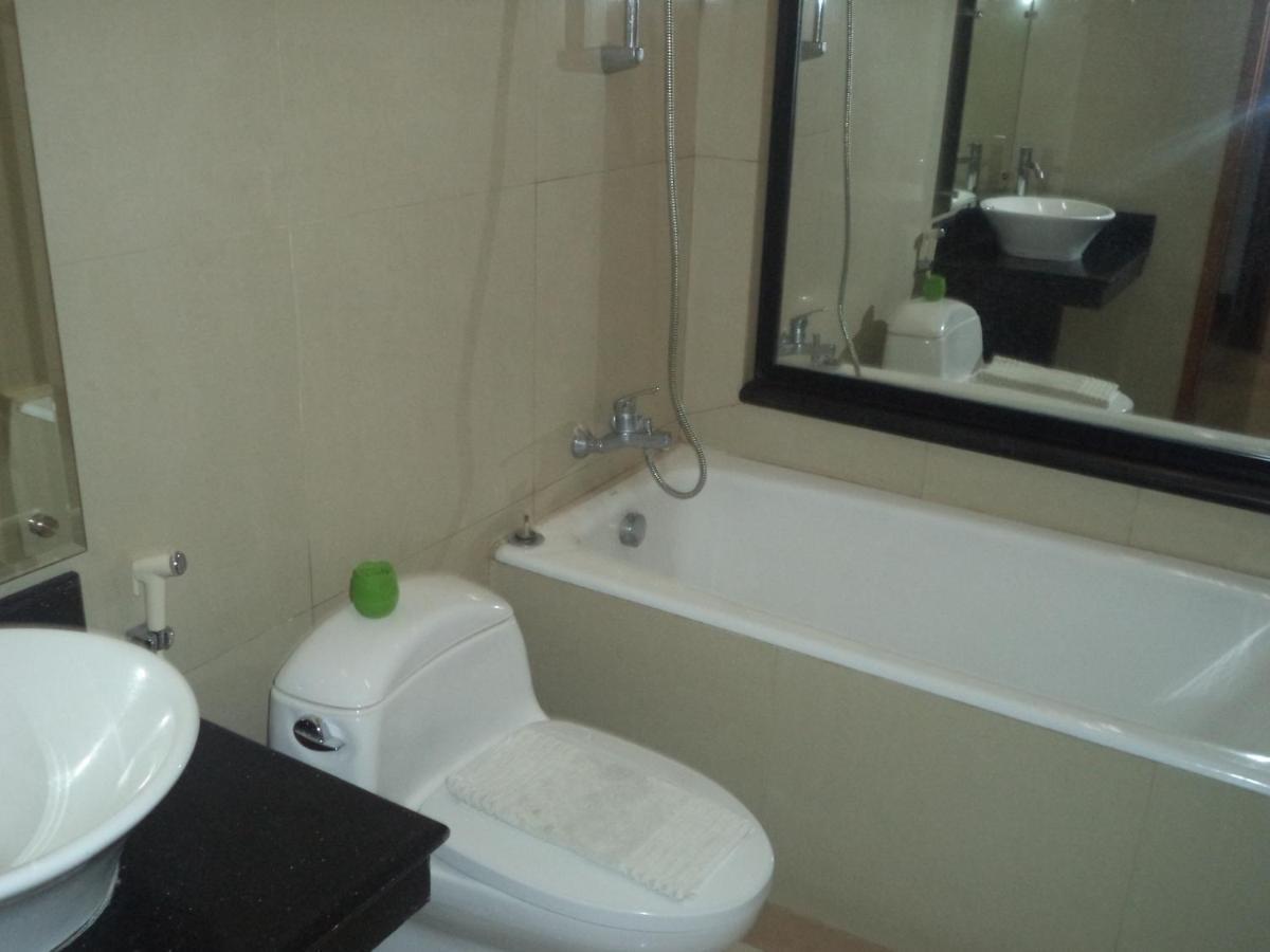 Alloro Guesthouse Pacitan Buitenkant foto